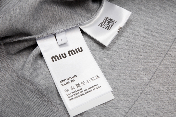 ブランドパーカー角部分ディテール